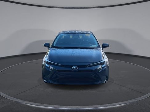 Used 2024 Toyota Corolla LE FWD image 3