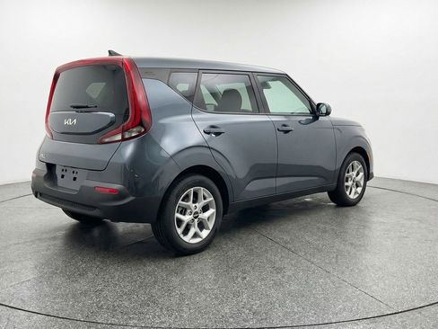 Used 2025 Kia Soul LX w/ LX Technology Package FWD image 9