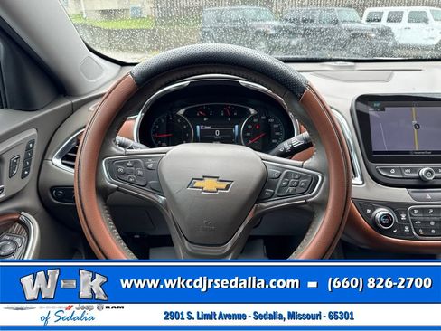 Used 2018 Chevrolet Malibu Premier w/ Premier Sun and Wheel Package FWD image 42