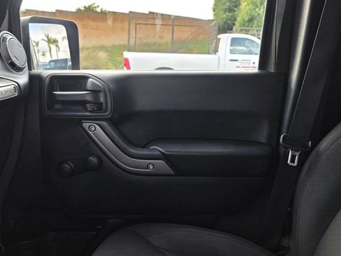 Used 2015 Jeep Wrangler Unlimited Sport image 14