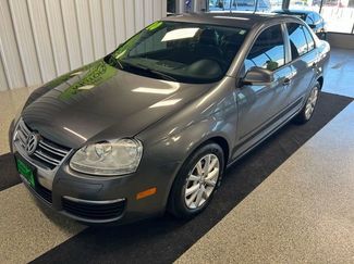 Used 2010 Volkswagen Jetta Limited Edition image 1