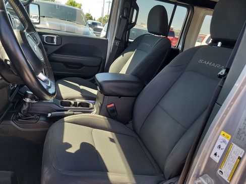 Used 2019 Jeep Wrangler Unlimited Sahara AWD/4WD image 19