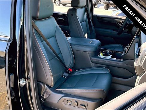 Used 2025 GMC Yukon AT4 w/ Premium Trailering Package image 28