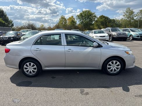 Used 2010 Toyota Corolla image 7