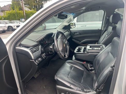 Used 2019 Chevrolet Suburban LS w/ All-Season Package RWD image 3