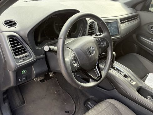 Used 2021 Honda HR-V Sport image 6