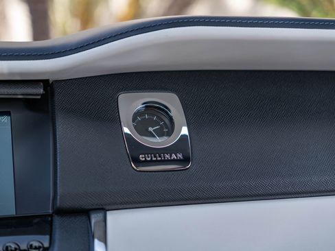 Used 2019 Rolls-Royce Cullinan image 13