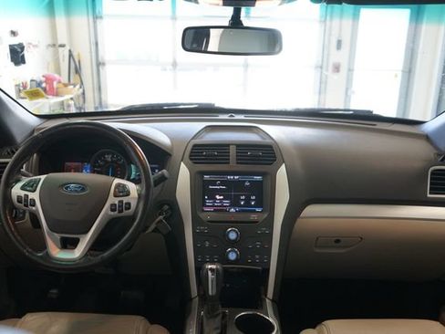 Used 2011 Ford Explorer XLT w/ 202A Rapid Spec Order Code AWD/4WD image 29