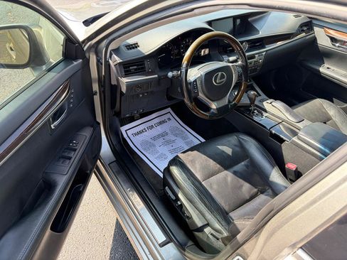 Used 2015 Lexus ES 350 w/ Luxury Package FWD image 11