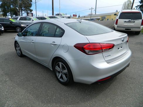 Used 2018 Kia Forte LX w/ LX Popular Package image 6