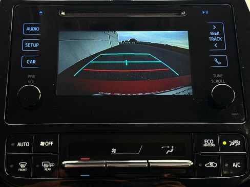 Certified 2019 Toyota Prius XLE AWD/4WD image 18