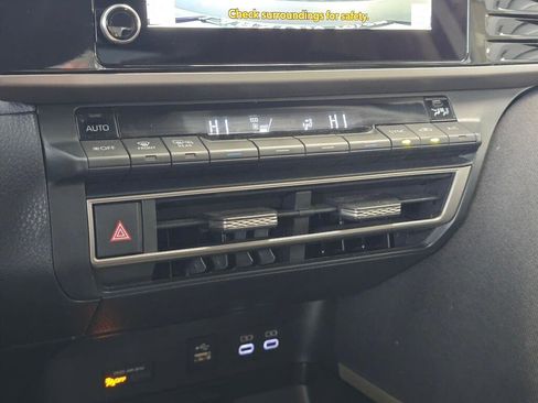 Used 2025 Toyota Camry LE FWD image 32