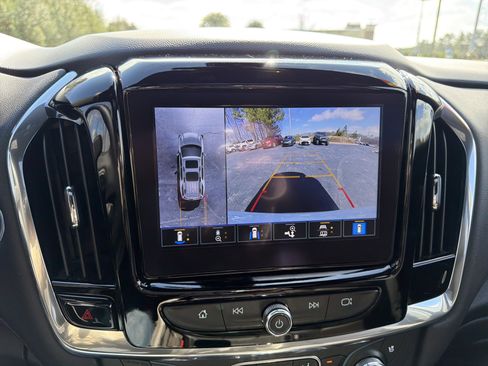 Used 2023 Chevrolet Traverse High Country image 31