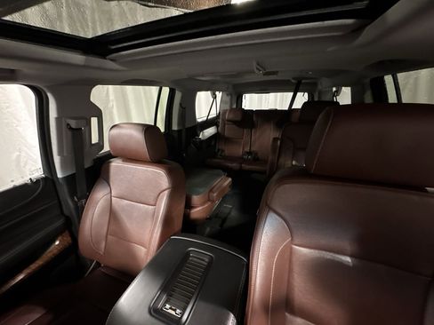 Used 2019 Chevrolet Suburban Premier w/ Premier Plus Edition image 31