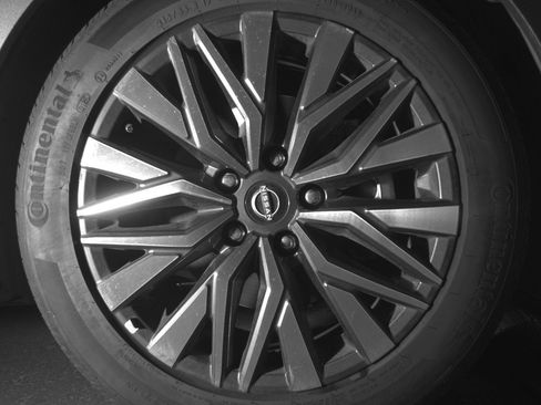 Used 2025 Nissan Altima 2.5 SV image 13