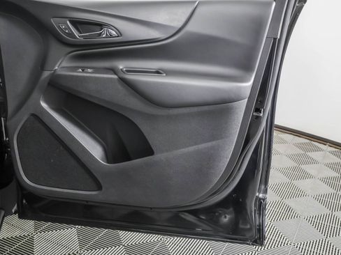 Used 2018 Chevrolet Equinox LT FWD image 46