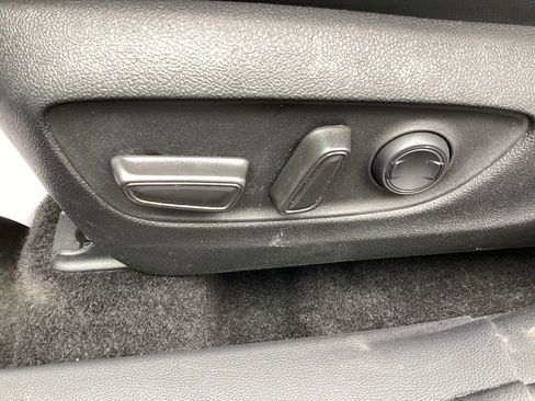 Used 2025 Toyota Highlander XSE AWD/4WD image 17