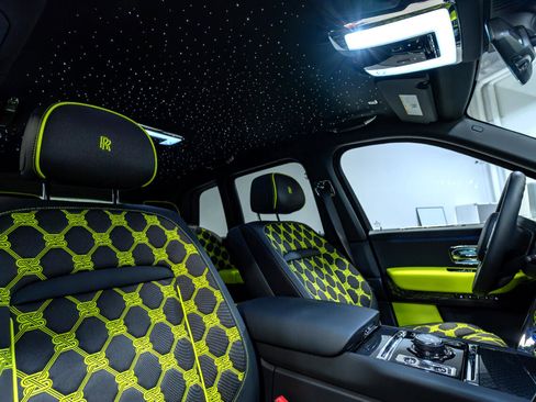 Used 2025 Rolls-Royce Cullinan Black Badge image 38