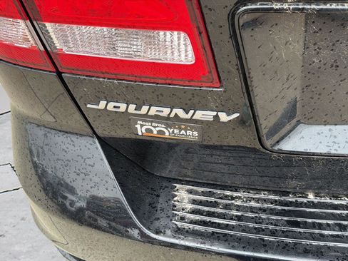 Used 2019 Dodge Journey SE w/ Connectivity Group FWD image 24