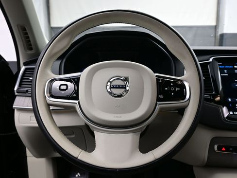 Used 2025 Volvo XC90 B6 Ultra w/ Protection Package image 25