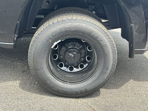 New 2026 RAM 3500 Laramie AWD/4WD image 19