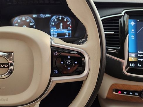 Used 2021 Volvo XC90 T6 Momentum w/ Advanced Package image 29