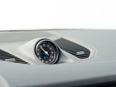 Certified 2025 Porsche Cayenne image 24