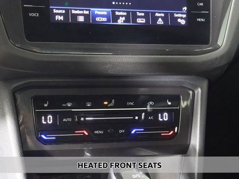 Used 2023 Volkswagen Tiguan SE image 5