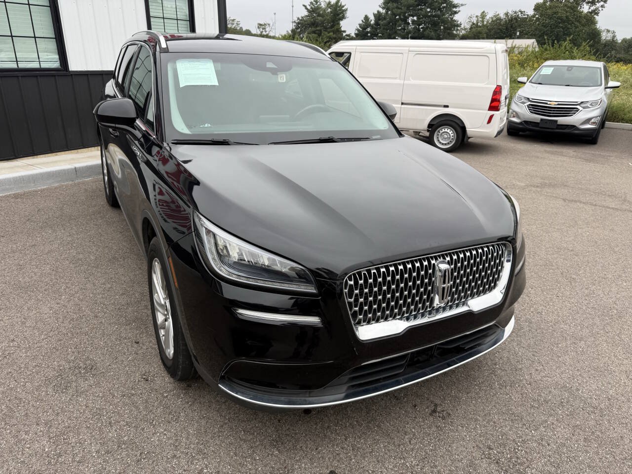 Used 2020 Lincoln Corsair FWD w/ Rear Removable Package Tray image 4