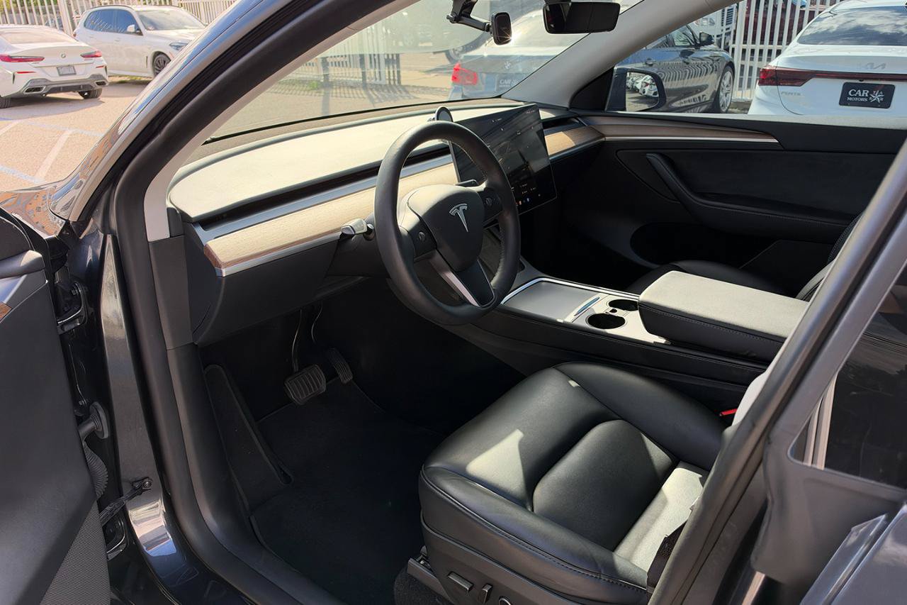 Used 2024 Tesla Model Y Long Range AWD/4WD image 15