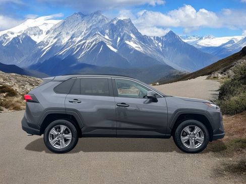 Used 2024 Toyota RAV4 XLE image 6