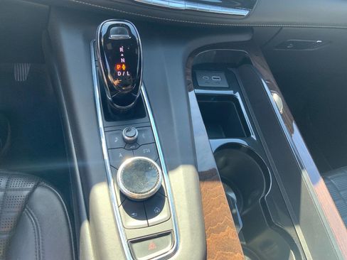 Used 2021 Cadillac Escalade ESV Premium Luxury Platinum RWD image 12
