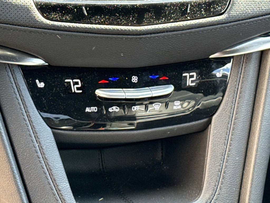 New 2025 Cadillac XT6 Luxury FWD image 22
