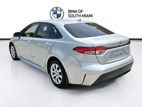 Used 2025 Toyota Corolla LE FWD image 5