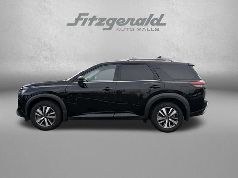 Used 2024 Nissan Pathfinder SL AWD/4WD image 3
