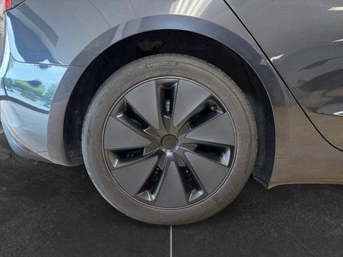 Used 2025 Tesla Model 3 Long Range AWD/4WD image 35