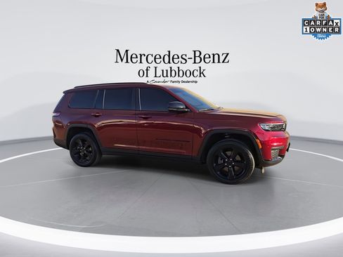 Used 2024 Jeep Grand Cherokee L Altitude AWD/4WD image 9