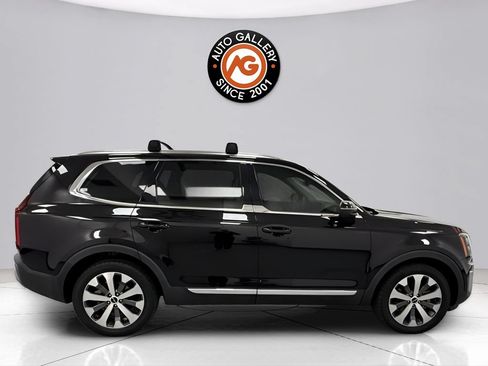 Used 2022 Kia Telluride EX w/ EX Premium Package FWD image 2