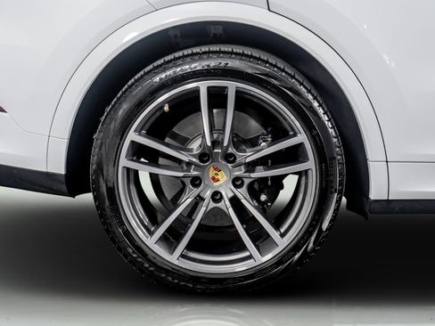 Used 2023 Porsche Cayenne Turbo w/ Premium Package Plus (PI3) image 10