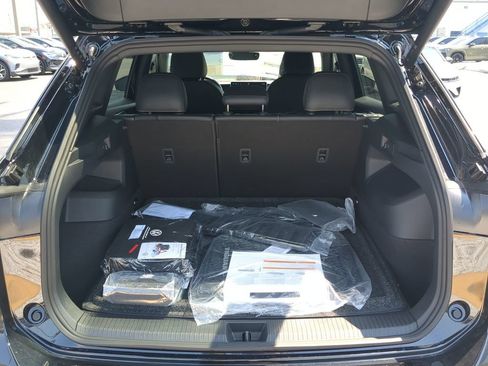 New 2026 Volkswagen Tiguan SE R-Line FWD image 9