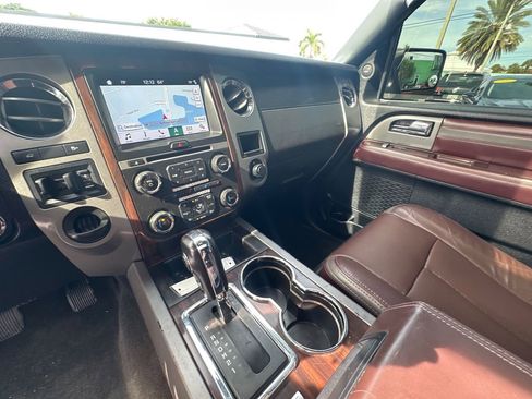 Used 2017 Ford Expedition EL Platinum image 19