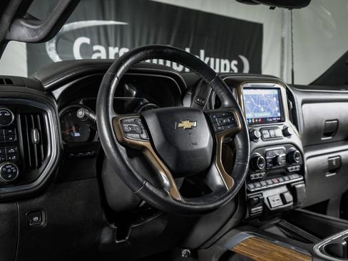 Used 2020 Chevrolet Silverado 2500 High Country w/ Z71 Off-Road Package AWD/4WD image 16