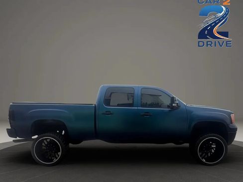 Used 2012 GMC Sierra 2500 Denali w/ Suspension Package, Off-Road AWD/4WD image 6