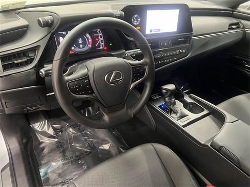 Certified 2024 Lexus ES 350 350 w/ Accessory Package (Z2) image 16