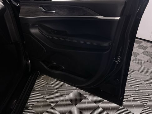 Used 2023 Jeep Grand Cherokee Limited image 33