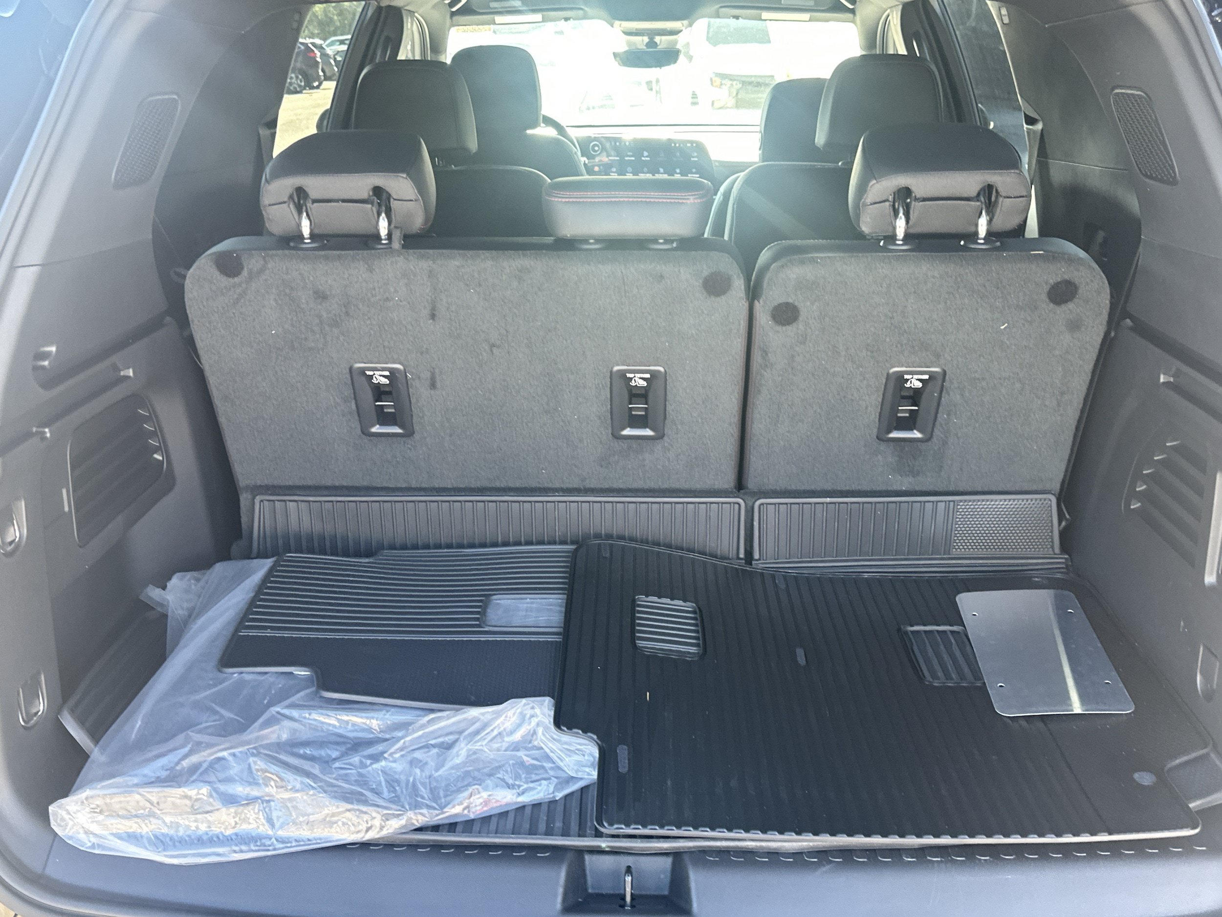 Used 2026 Chevrolet Traverse RS w/ LPO, Floor Liner Package FWD image 18