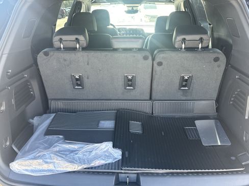 Used 2026 Chevrolet Traverse RS w/ LPO, Floor Liner Package FWD image 18
