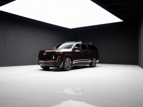 Used 2023 Cadillac Escalade ESV Sport Platinum w/ Heavy-Duty Trailer Package image 87
