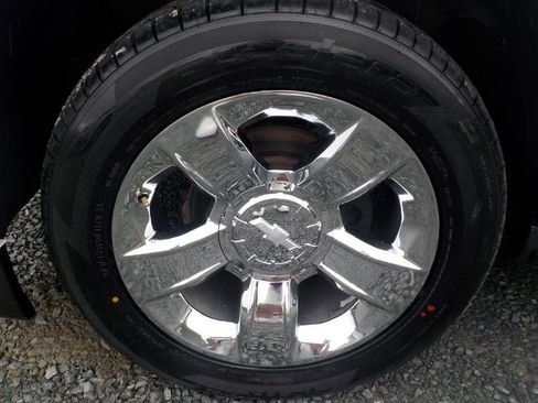 Used 2019 Chevrolet Suburban LT image 39