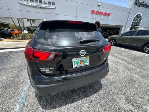 Used 2017 Nissan Rogue Sport SV FWD image 18